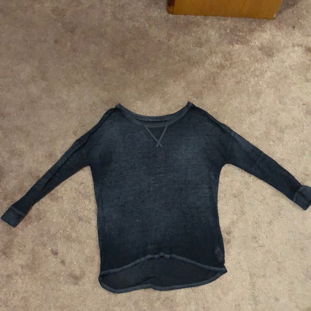 Arizona Jeans charcoal grey T-shirt. Size Medium